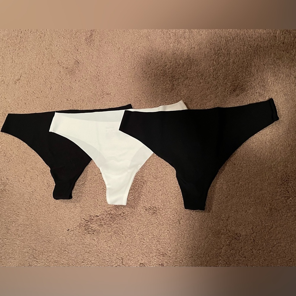 NIB GapBody 3-Pack No-Show Thong